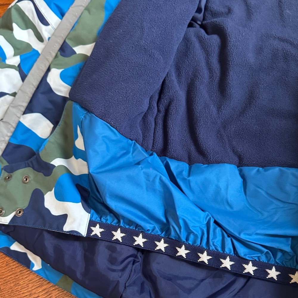 Boden waterproof Hooded Jacket - Picture 7 of 11